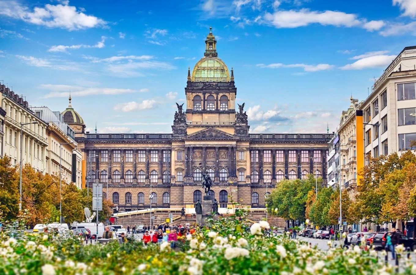 Wenceslas Square Apartment 150 M2 Praag Buitenkant foto